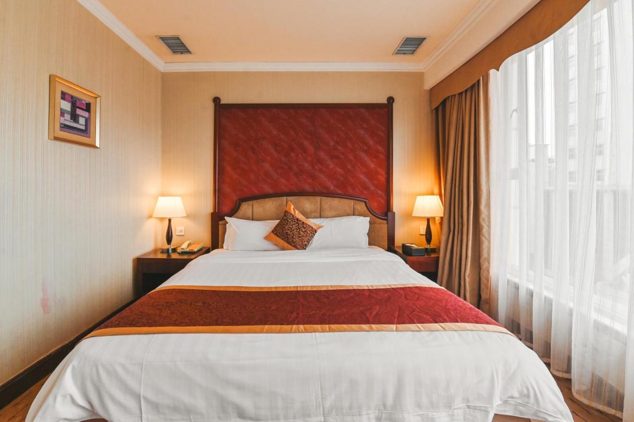 Royal Plaza Hotel Guangzhou Exterior foto