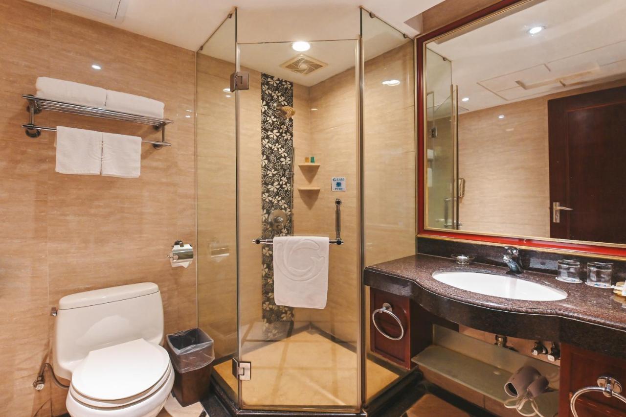 Royal Plaza Hotel Guangzhou Exterior foto