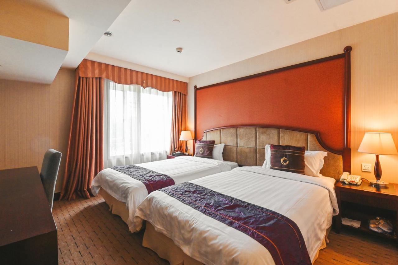 Royal Plaza Hotel Guangzhou Exterior foto