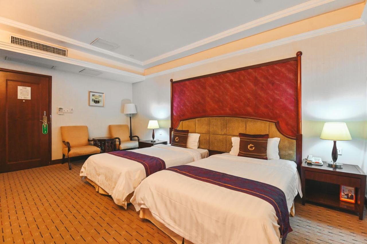 Royal Plaza Hotel Guangzhou Exterior foto