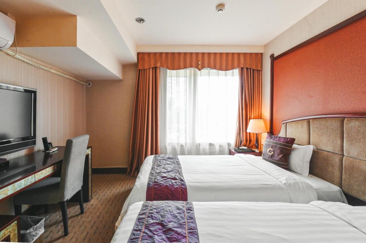 Royal Plaza Hotel Guangzhou Exterior foto