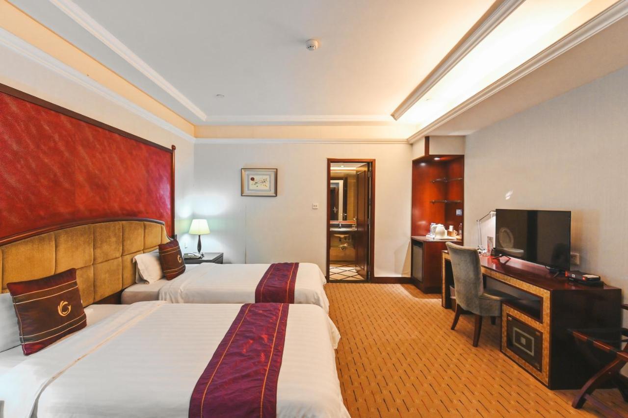 Royal Plaza Hotel Guangzhou Exterior foto