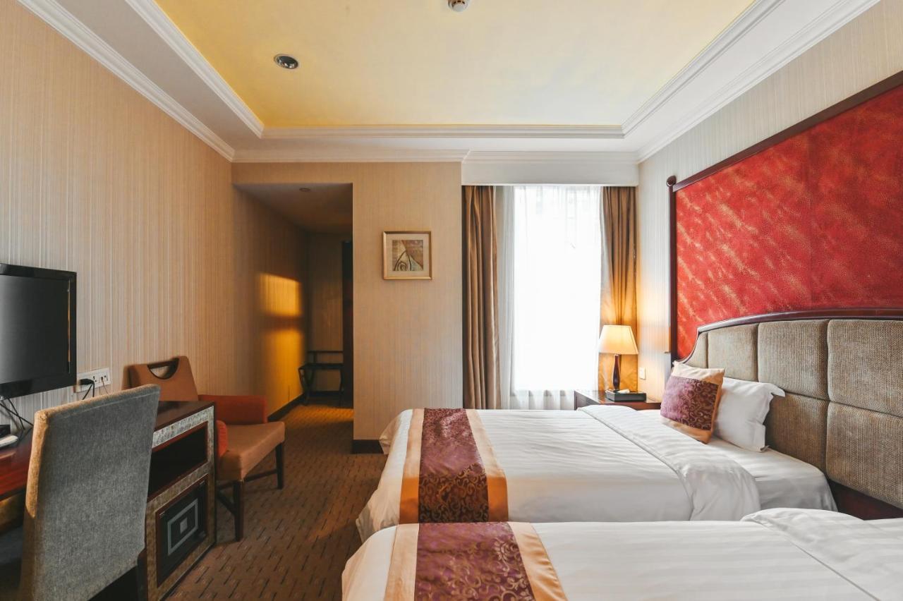Royal Plaza Hotel Guangzhou Exterior foto