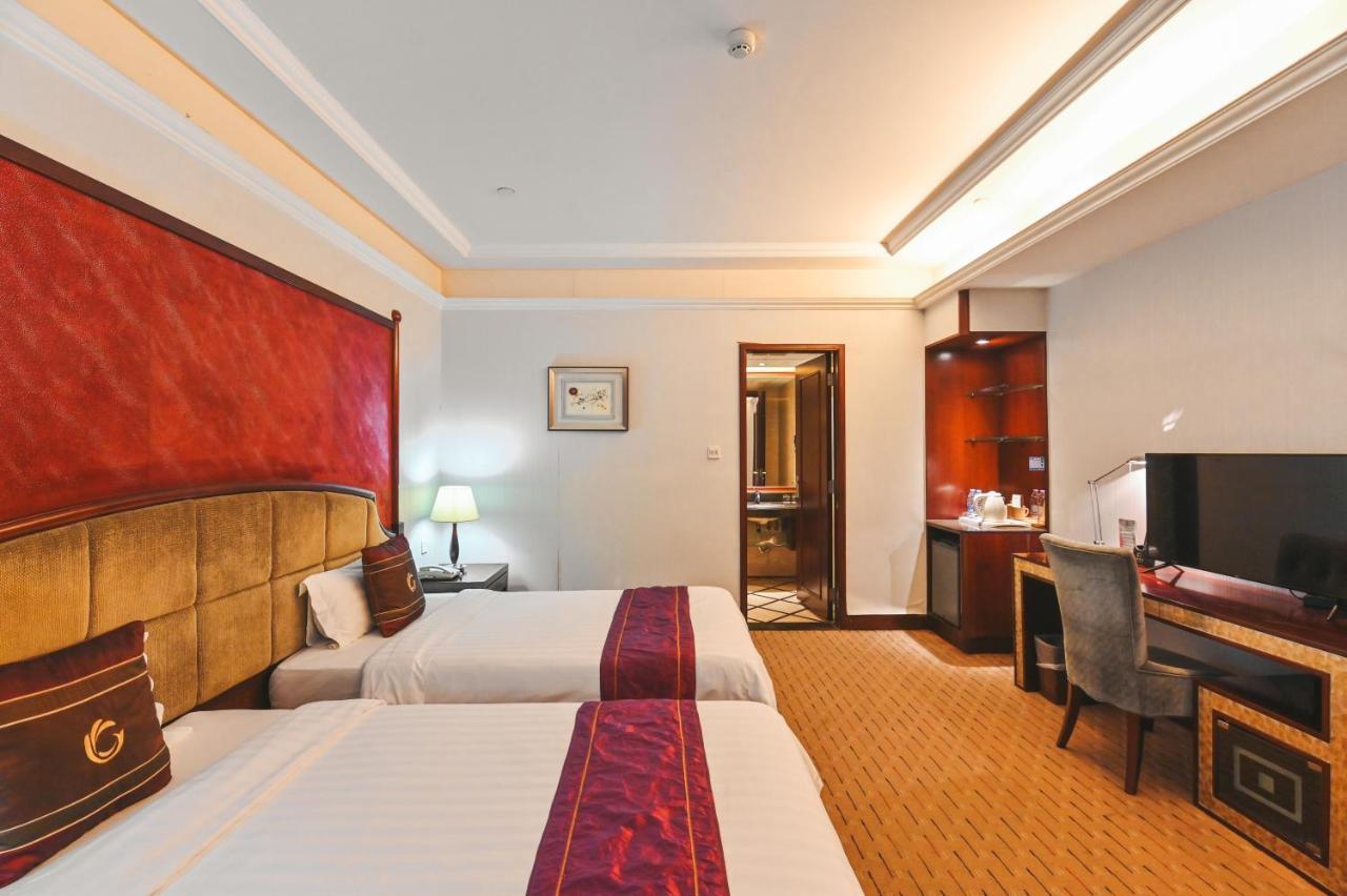 Royal Plaza Hotel Guangzhou Exterior foto