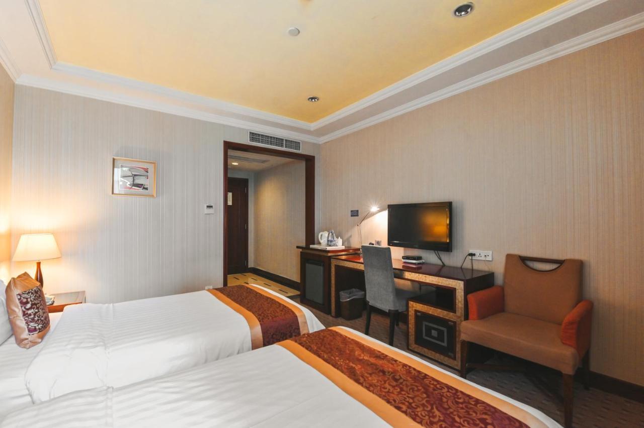 Royal Plaza Hotel Guangzhou Exterior foto