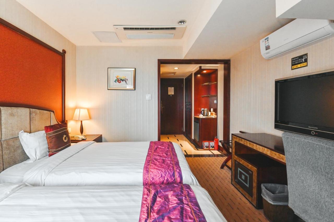 Royal Plaza Hotel Guangzhou Exterior foto